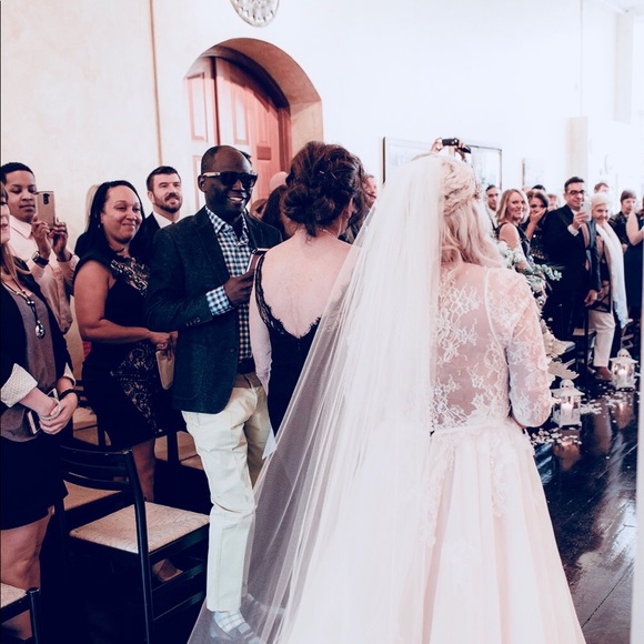 Amazing wedding dress - Picture 5 of 7